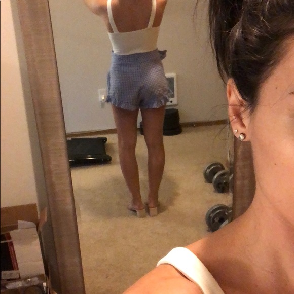 H&M Sz 6 gingham high waisted ruffle hem shorts - Picture 6 of 6